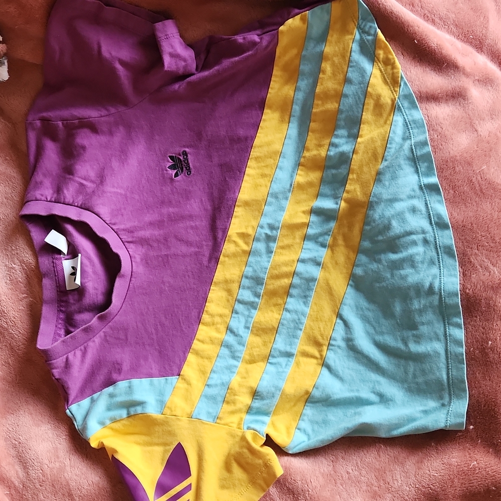 Women's sz L cropped Adidas tshirt
